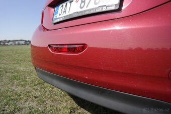 Peugeot 208 1,2i 60 kW, bohaté příslušenství - 18