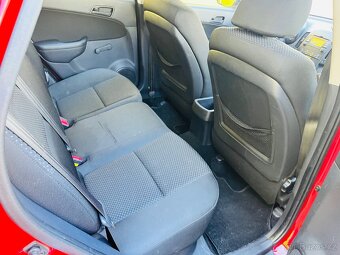 HYUNDAI i30 1.4 i BENZÍN NAJETO JEN 100 TIS KM - 18