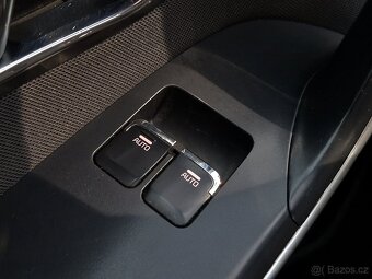 Kia Ceed 1.6 GDI 99KW Kombi Benzín TAŽNÉ Handsfree - 18