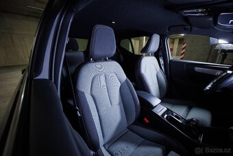 Volvo XC40 B3 Plus Bright 2023, len 25 000 km, HK hudba, DPH - 18