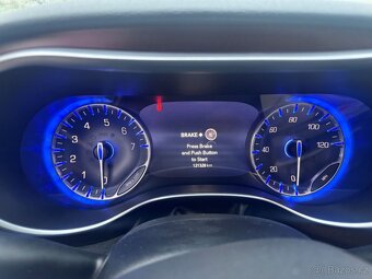 Chrysler Pacifica 3,6 RU LIMITED PANORAMA 2016 DPH - 18