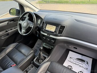 VW SHARAN 2.0 TDI 125kW-12/2012-216.785KM-PANO,KAMERA,7 MÍST - 18