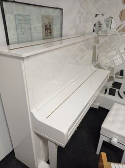 Pianino vyšší třídy model 131 - 18