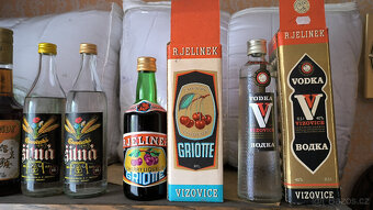 Alkohol - vodka, griotte - starý, archivní, retro alk. - 18