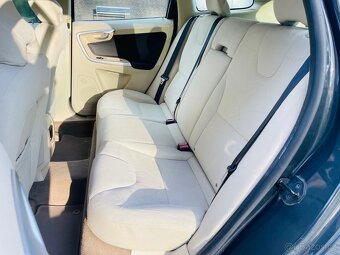 Volvo XC60 2.4D 5VÁLEC 4x4 120KW MANUÁL BEZ KOROZE - 18