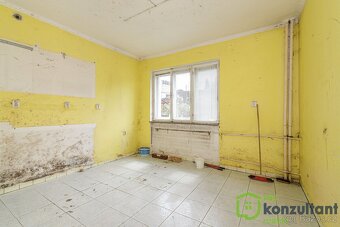 Rodinný dům 204 m2, pozemek 702 m2, oblast Kramolišov, ulice - 18