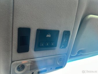 Bmw e38 740i facelift - 18