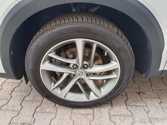 MG EHS PHEV Comfort 1.5 190kW AUT. 27tkm Virtual Kamera ACC - 18