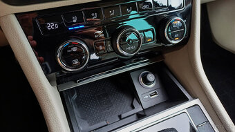 Superb combi L&K 2.0TDI 140kW 4x4-WEBASTO-TZ-ČR-NEHAV-DPH - 18