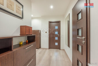 Prodej bytu 3+1, 68 m², Kladno, ul. Děčínská - 18