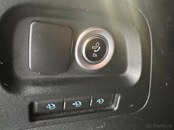 Ford S-MAX 2.0TDCi 110kW AT 1.Maj DPH Rok 5/2019 - 18
