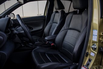 Toyota Yaris Cross 68 kW, automat, hybrid, 2022, 4x4 - 18