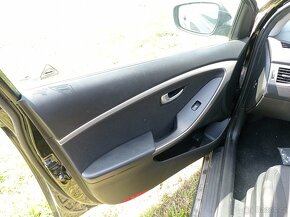 Hyundai i30 1.6 CRDi blue drive active náhradní díly - 18