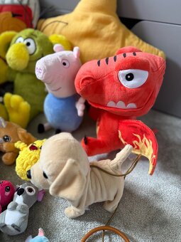 Velká sada plyšáků + papírový pytel - 18