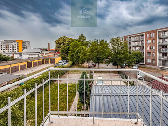 Pronájem prostorného bytu 3+1, 85 m² s parkovacím místem - 18