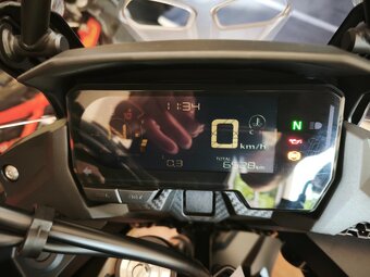 honda CB 500 X (2019) nový model 19", 6500km, kufr - 18