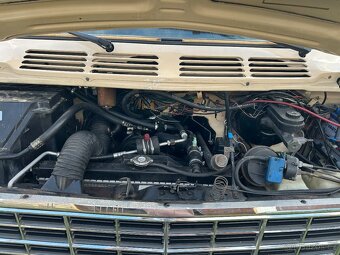 Dodge RAM 350 5.9L V8 1984, vynikající původní stav - 18