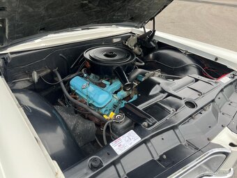 1965 Pontiac Grand Prix - 18