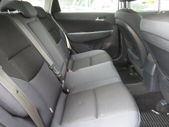 Hyundai i30 1.6 CRDi Combi, 2010, 66 kW, 172 378 km - 18