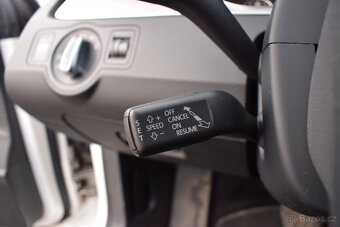 Volkswagen Passat CC 2,0 TDi DSG SUPER STAV - 18