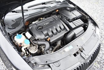 ŠKODA SUPERB 2,0 TDI DSG,ELEGANCE,NAVI,KŮŽE,XENONY,TOP - 18