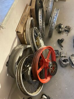 prodám díly čz, yamaha - 18