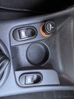 Prodám Citroën C3 1.4i, r. v. 2004 –Garážovano - 18