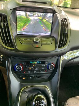 Ford Kuga 1.5 110kw Titanium (bez DPH 296.694,-) - 18