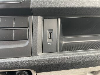 Volkswagen Transporter T6 2,0TDi 110kW LONG 8míst - 18