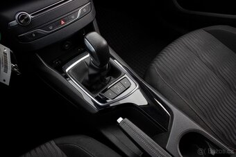 Peugeot 308 1.2 PureTech 130 AT6 - 18