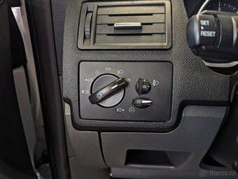 Ford Kuga 2.0TDCi 103kW INDIVIDUAL, PDC, VÝHŘEVY - 18