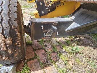 NEW HOLLAND CR9.80 + NEW HOLLAND 30G HEADER - 18