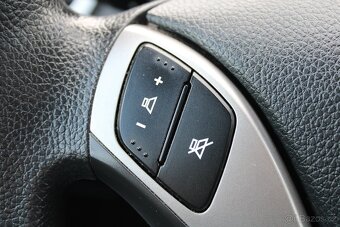 Hyundai i30 1,4 CVVT NOVÉ V ČR,TRIKOLOR,2012 - 18
