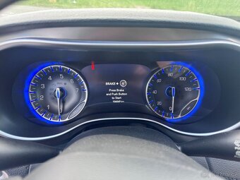 Chrysler Pacifica 3,6 DVD LIMITED ADAPT 8 míst 2017 - 18