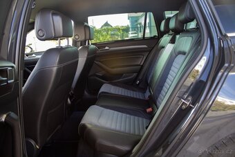 Volkswagen Passat Variant 2.0 TDI R-Line DSG/ AJ NA SPLÁTKY - 18