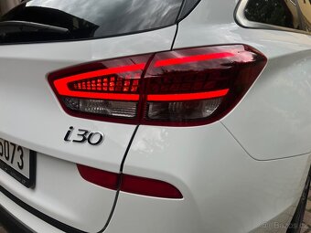 Hyundai i30 Kombi 1.5 T-GDi MHEV DCT Style, 117 kW, r. 2022 - 18