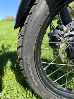 Triumph Street Scrambler 900 - 18