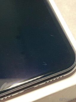 iPhone 11, 64GB černý - 18