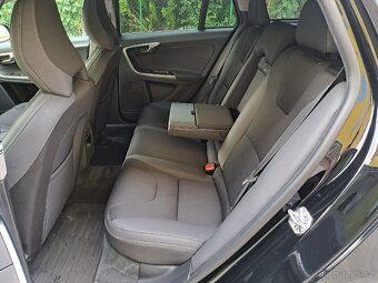 VOLVO V60 2.0D4,133kW, NAVI,PDC,LED,XENON, 145 785km - 18