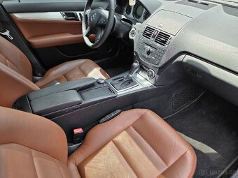Mercedes-Benz Třídy C 320CDI Panorama Harman&Kardon - 18