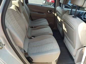 RENAULT SCÉNIC II - 18