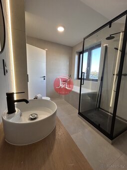 Pronájem novostavby rodinného domu 5+KK, 149 m², s pozemkem  - 18