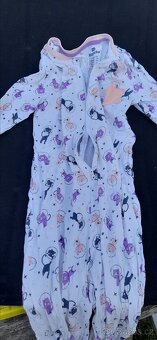 Oblečení na děti ve věku 4 až 6 let HK - 18