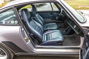 Porsche 911 Carrera 3.2 - 18