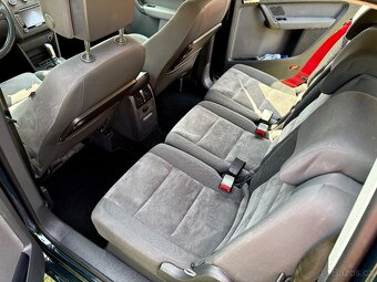Volkswagen Touran Highline DSG - 18