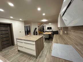 PRODÁM Dům v obci NOVÁ VES u Loun (200m2) Pozemek 1700m2 - 18