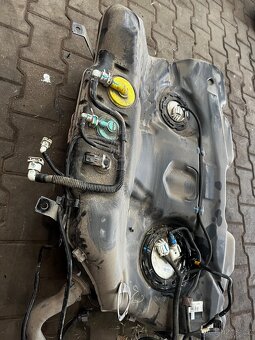 Chevrolet Camaro 2015 6,2 L99 LS3 Náhradní díly - 18