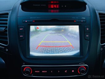 Kia Sorento 2.2D 4x4 AUT 7MÍST KAMERA VÝHŘEV TAŽNÉ SERVISKA - 18