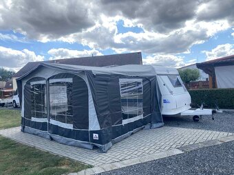 Hobby De Luxe 440 / 100 km/h/ Francouzská postel - 18