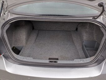 BMW 320d, E90,130KW,6rychl.KŮŽE,KLIMA,BEZ KOROZE,R.V.2008 - 18